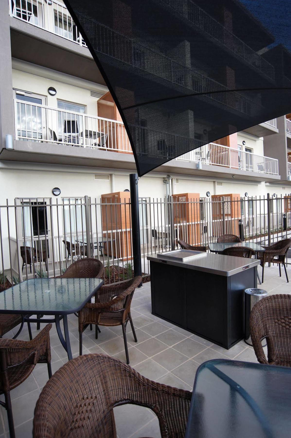 Quest Mildura Aparthotel Bagian luar foto
